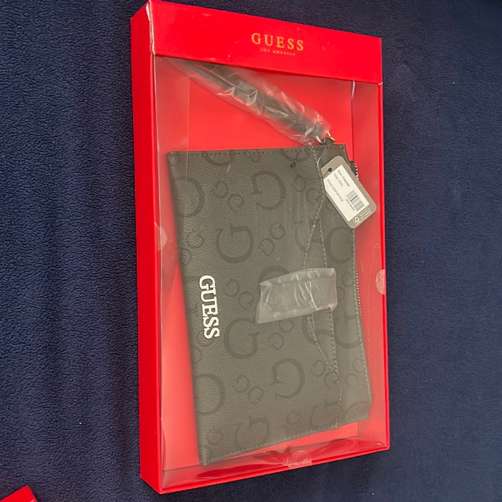 Guess wristlet